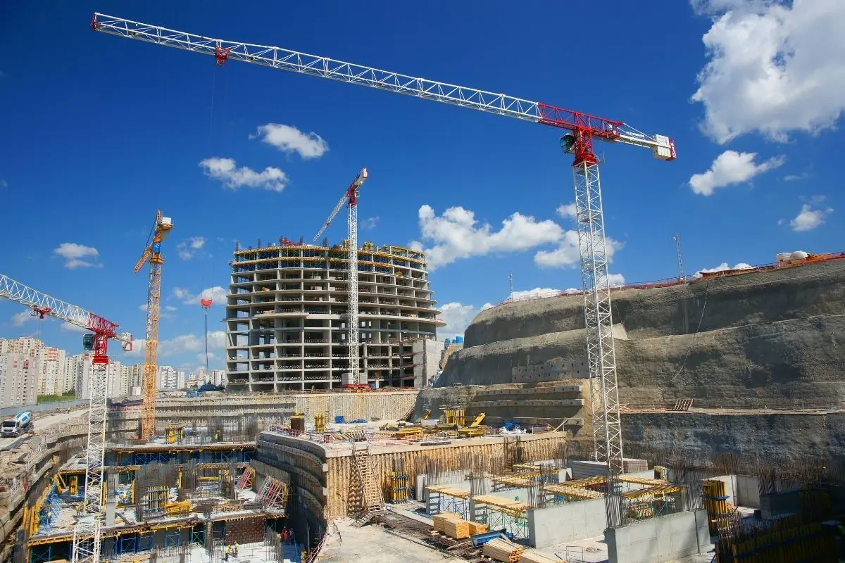 Prepare to work safely in the construction industry